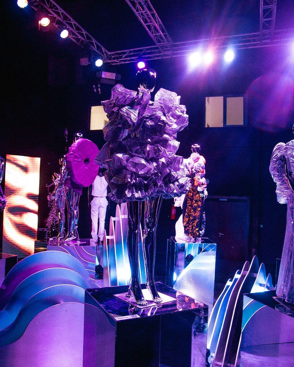 DUNSIN WRIGHT’S ‘2121: SPECULATIVE EVERYTHING’ EXPLORES THE FUTURE OF FASHION IN 100 YEARS