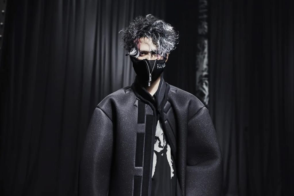 FASHION SCHOOL: PURE ELEGANCE FROM YOHJI YAMAMOTO