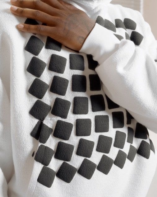 SERENDIPITY MATERIALIZED: HOW AELIZA IS SHAPING OUR THOUGHTS THROUGH CLOTHING