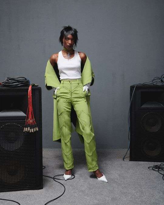AV VATTEV REVISITS THE MUSIC LEGENDS OF THE 70S AND 90S FOR SS22