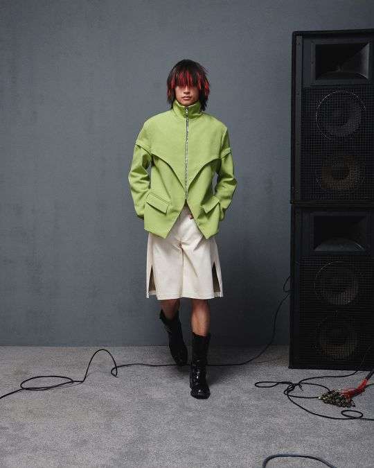 AV VATTEV REVISITS THE MUSIC LEGENDS OF THE 70S AND 90S FOR SS22