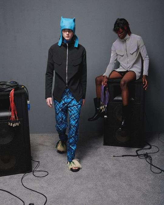 AV VATTEV REVISITS THE MUSIC LEGENDS OF THE 70S AND 90S FOR SS22