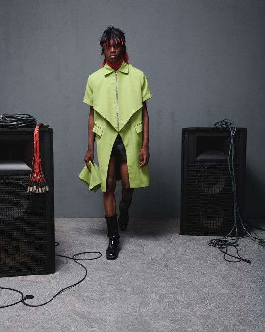 AV VATTEV REVISITS THE MUSIC LEGENDS OF THE 70S AND 90S FOR SS22