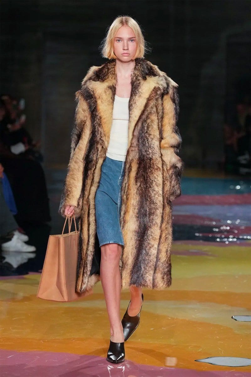 MOVEMENT, ORIGINALITY & LEATHER ILLUSIONS: DEEP DIVE INTO BOTTEGA VENETA’S SS23