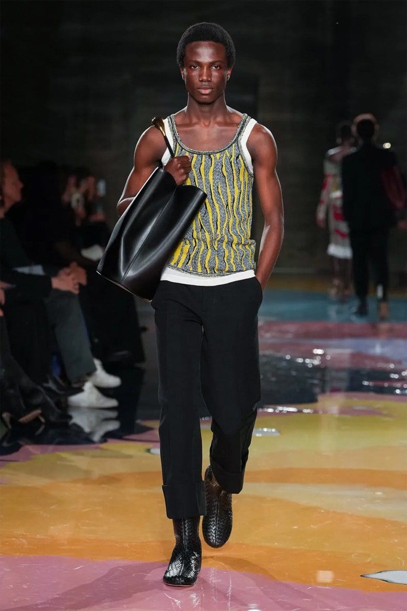 MOVEMENT, ORIGINALITY & LEATHER ILLUSIONS: DEEP DIVE INTO BOTTEGA VENETA’S SS23