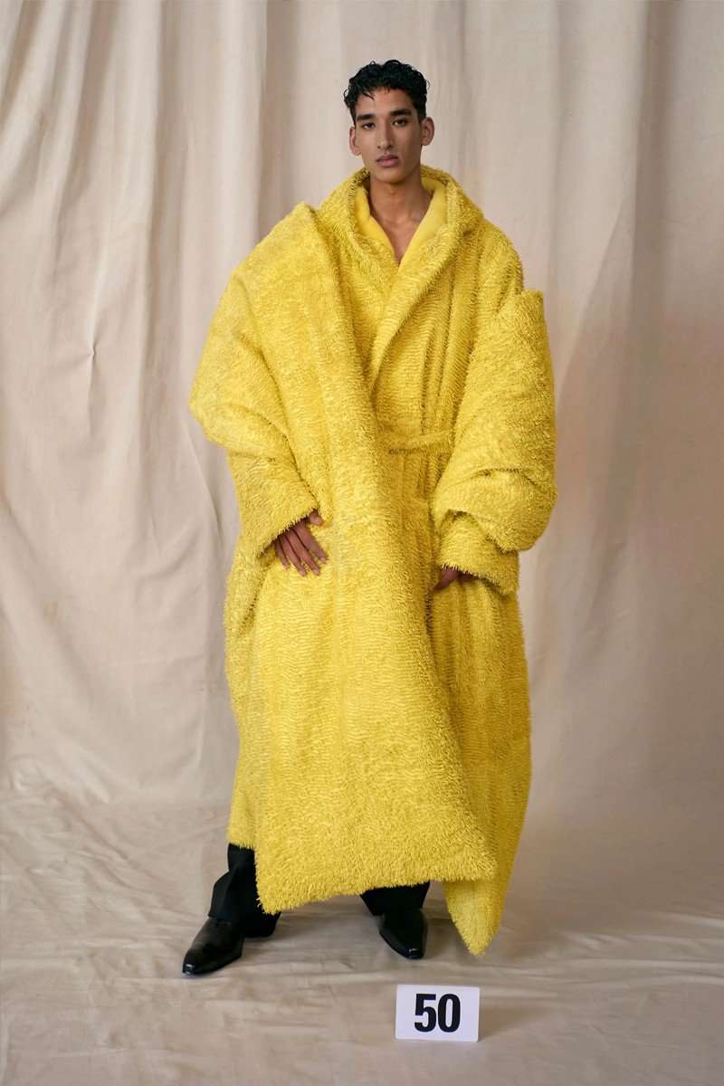 DEMNA GVASALIA BRINGS BACK COUTURE TO BALENCIAGA FOR AN ERA-DEFINING SHOW